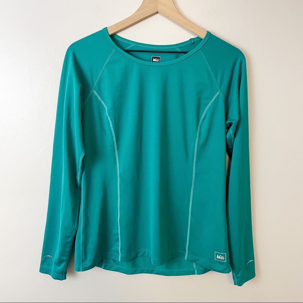 REI woman’s workout long sleeve top